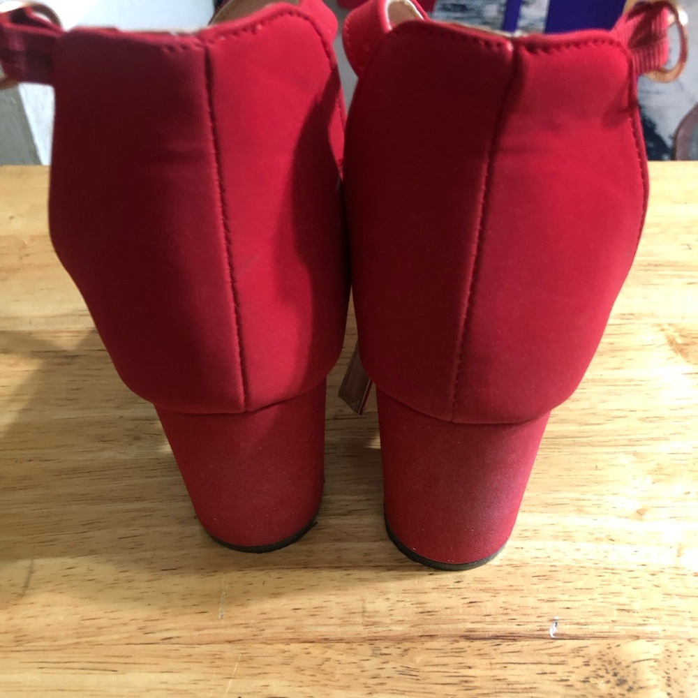 Women Red Rhinestone Sandals - Picture 5 of 6